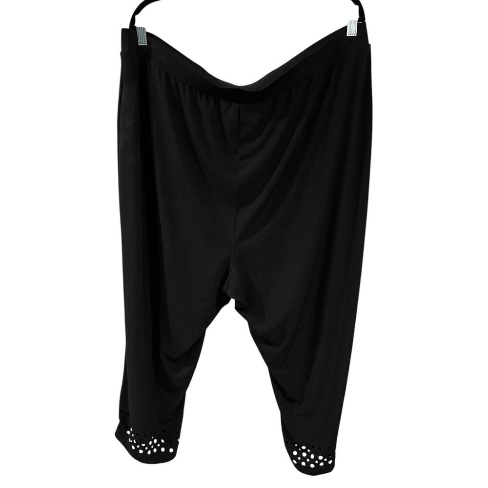 CJ Banks Black Knit Capris Pierced Hem Design Plus Size 2X EUC